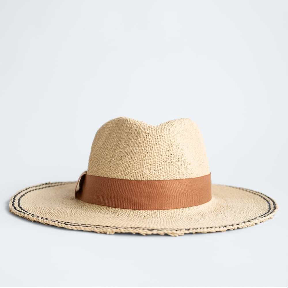 Hat with contrasting band